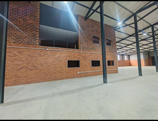 2,340M² WAREHOUSE TO LET IN ORMONDE